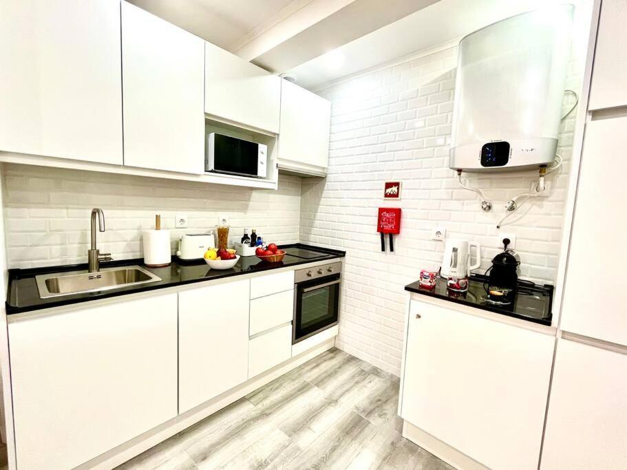 New-Romantic Studio Near The Beach! Paço de Arcos Buitenkant foto