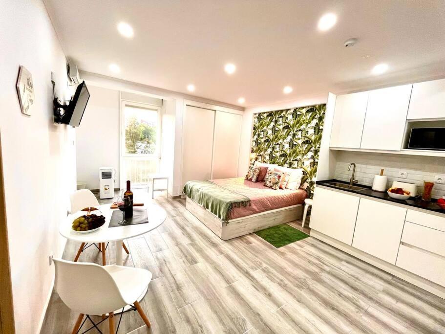 New-Romantic Studio Near The Beach! Paço de Arcos Buitenkant foto